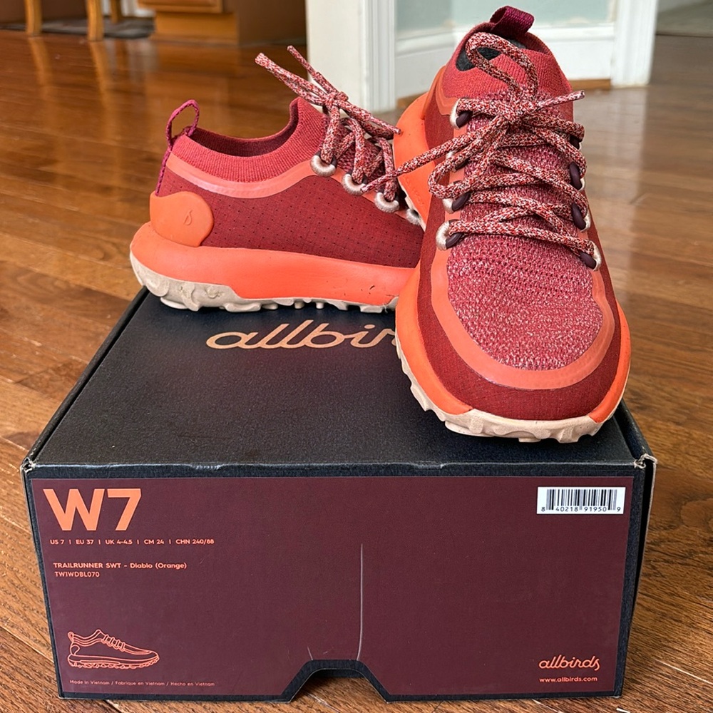 Barely used Allbirds SWT Trailrunners - W7 Diablo/Orange
